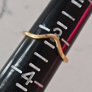 Wave Midi Ring in 14k Gold Plate – Size 3.25 – Made in San Francisco